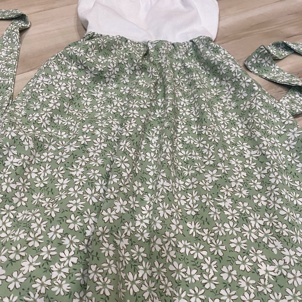 SHEIN Green Floral Mini Dress XS White Ruffle Strap Summer Daisy Tie Waist-259 - Picture 2 of 5